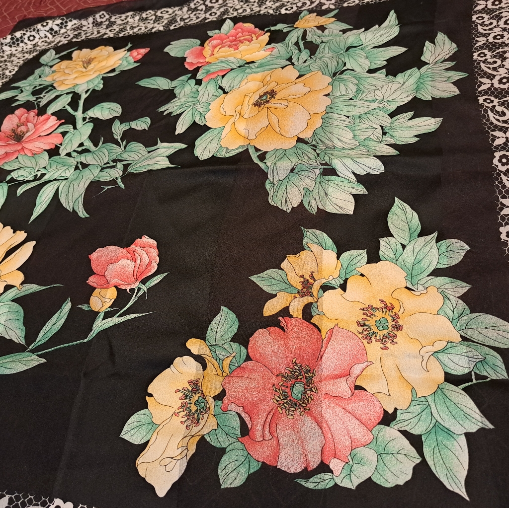 Beautiful Vintage Rare 100 Silk Berkshire Scarf